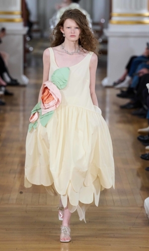  Simone Rocha لندن ربيع/صيف2026