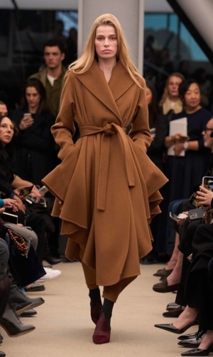  Alaïa باريس خريف/شتاء2026