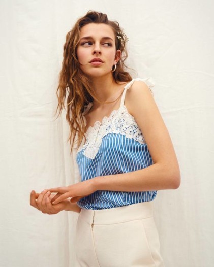 فتاة Claudie Pierlot العصرية