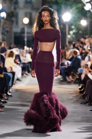 الطابع الحسّي يطغى على مجموعة Alaïa