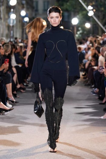 الطابع الحسّي يطغى على مجموعة Alaïa