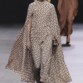 فالنتينو يطلق تصاميم مينيمالية بسيطة