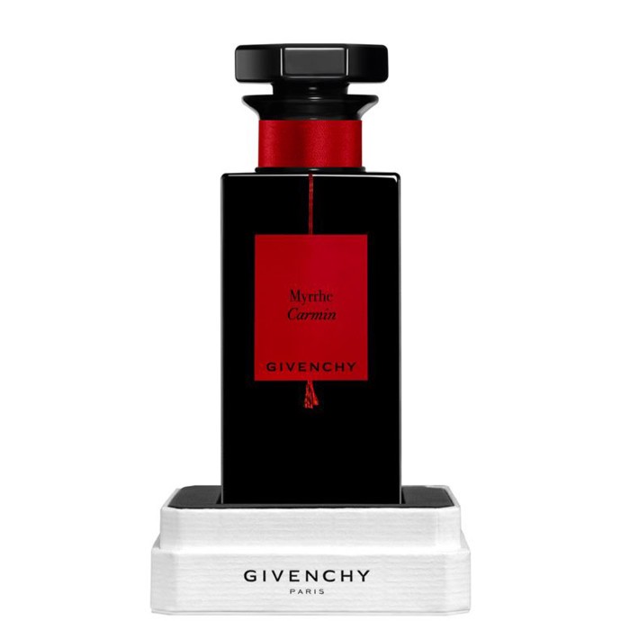 القوة مع عطر Givenchy