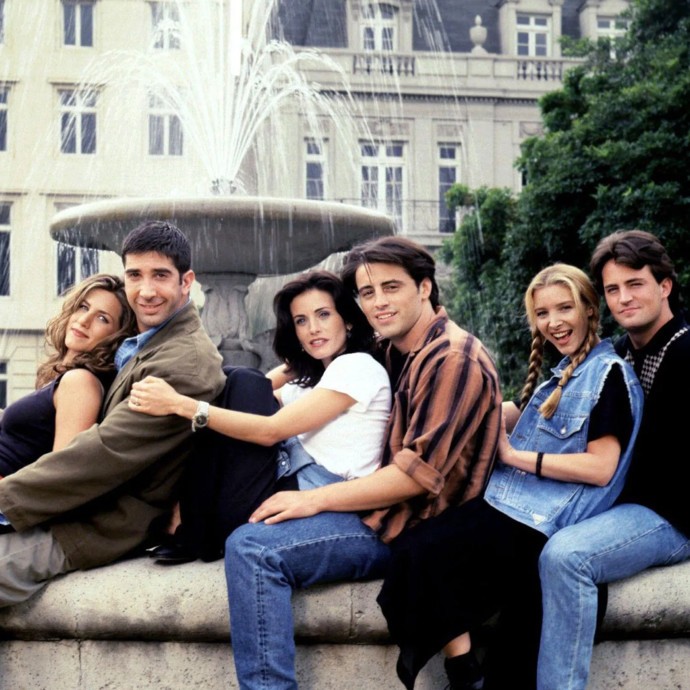 مقتنيات مسلسل Friends للبيع في مزاد علنيّ