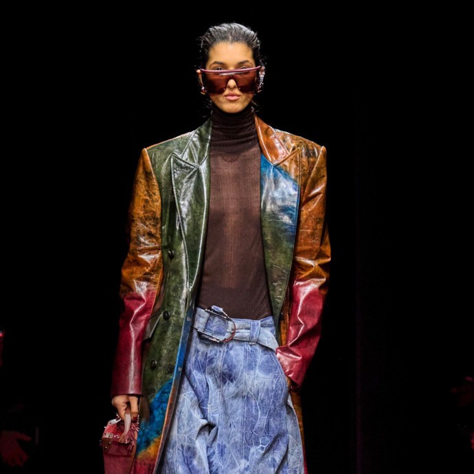 ستحبّين ارتداء الجلد الملوّن بفضل هذه الإطلالات