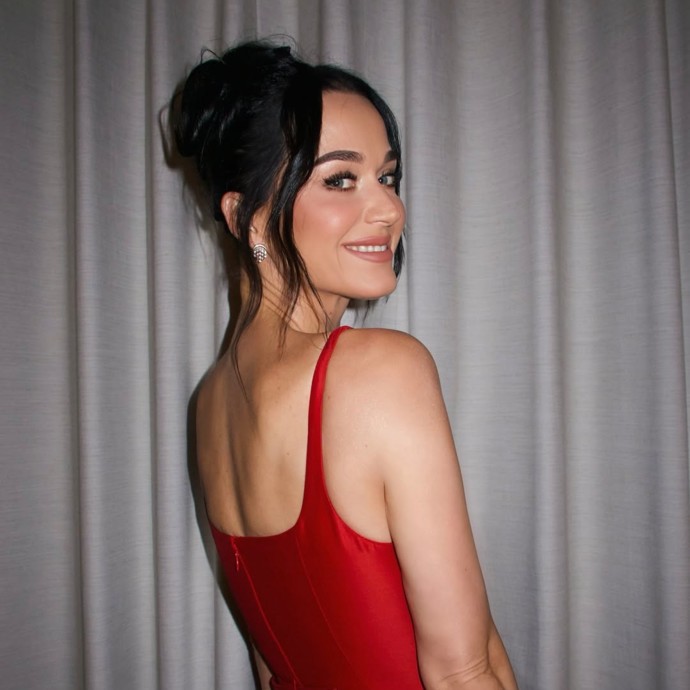 كاتي بيري تكشف سبب انفصالها عن خطيبها بطريقة غير اعتيادية