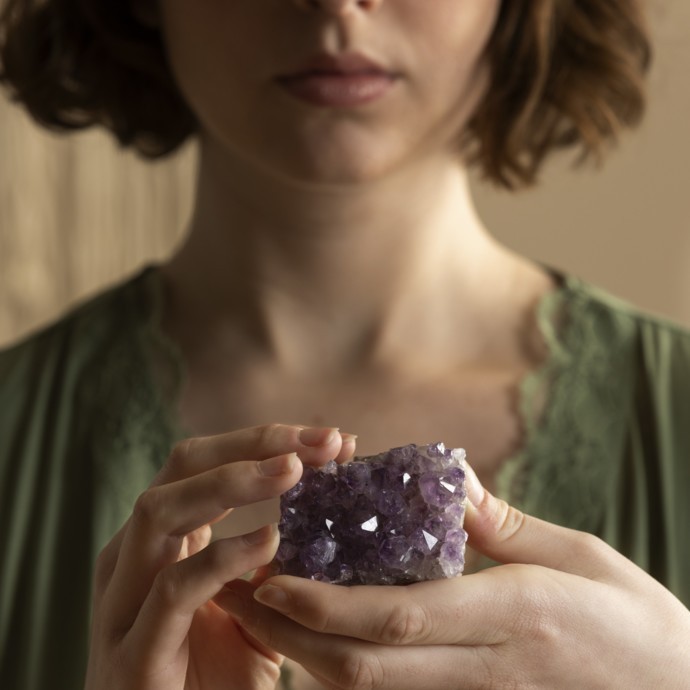 ما هي دلالات الأحجار الكريمة وكيف تؤثر في طاقة الجسم؟