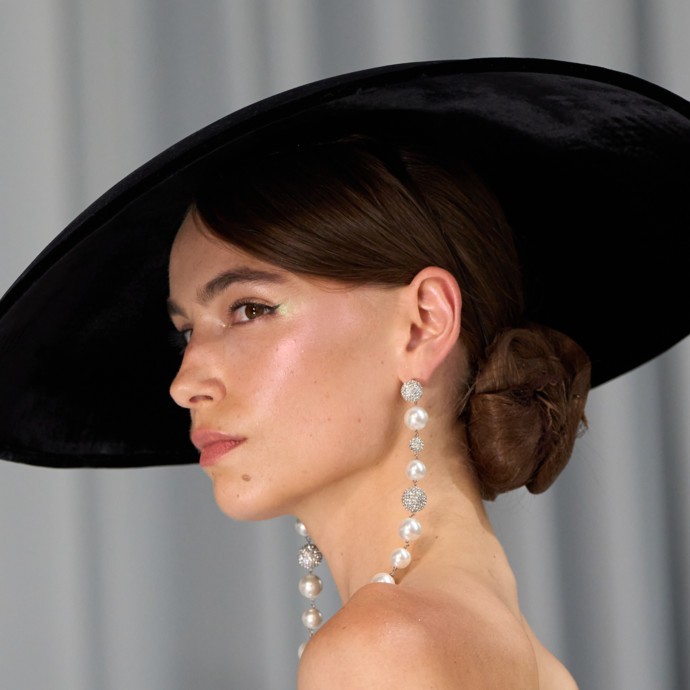 إكسسوارات الشتاء.. تركيز على الملمس الفاخر