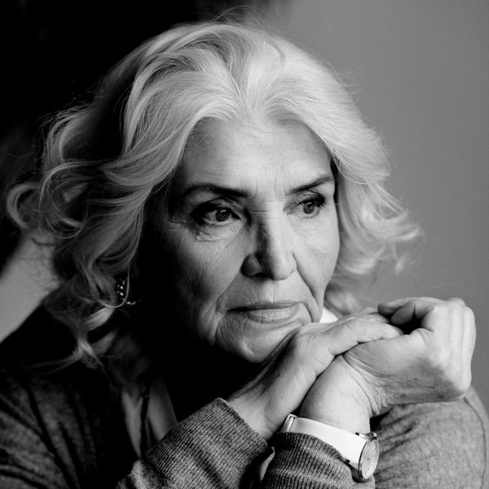 ما وراء باب جارتنا...