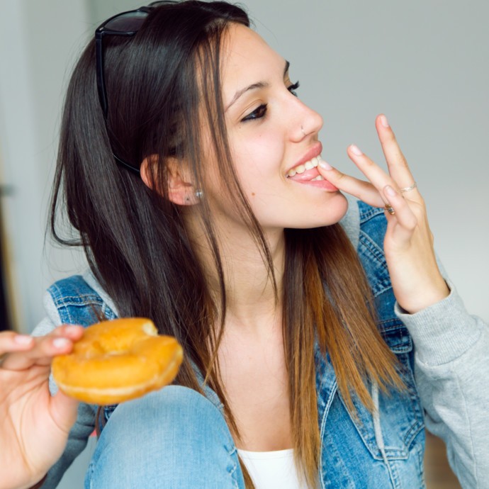 عادات خاطئة في تناول الطعام تؤثر على وزنك وصحتك