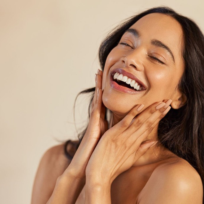 4 علاجات تجميلية تعيد رسم ملامح الوجه من دون جراحة