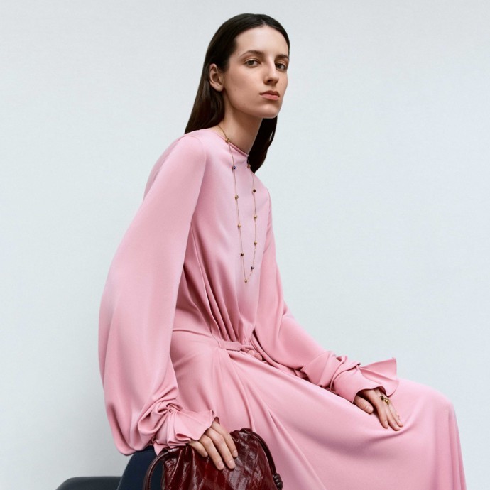 LOEWE تحتفي بالشهر الفضيل بمجموعة حصرية