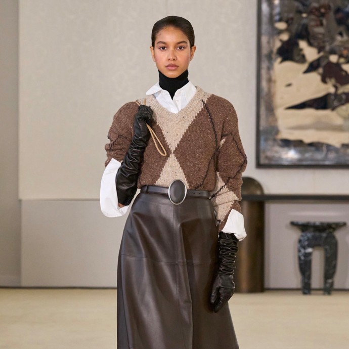 جوزيف Altuzarra يستوحي مجموعته الجديدة من أعمال فيلاسكيز وتشامبرلين