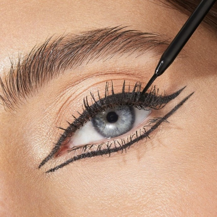5 خطوات لتطبيق أكثر مكياج عيون جرأة Revenge Eyeliner!