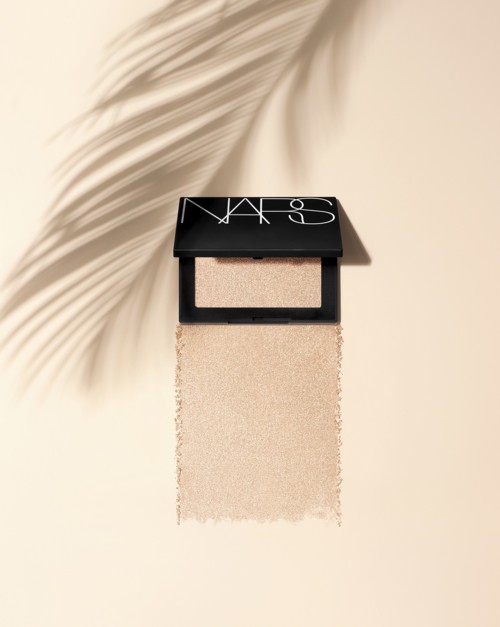 مجموعة بودرة تعزيز الإشراق من Nars