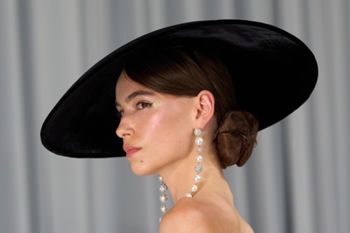 إكسسوارات الشتاء.. تركيز على الملمس الفاخر