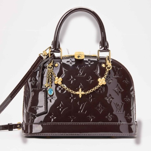 Louis Vuitton تطلق مجموعة حصرية لمناسبة الشهر الفضيل