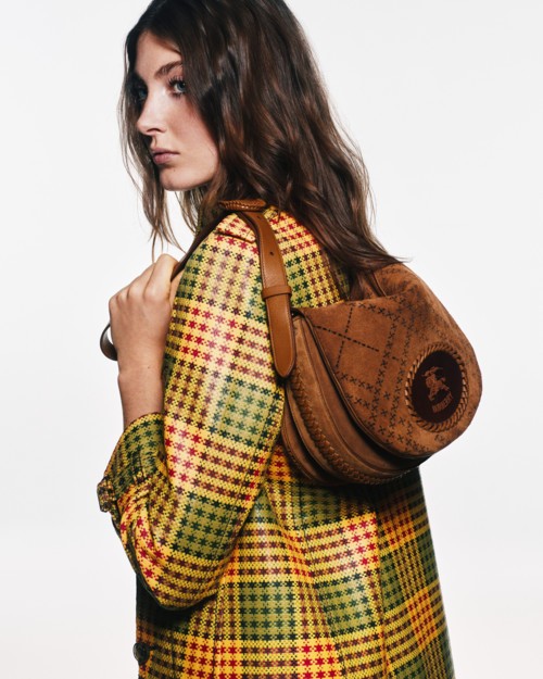 مجوعة صيف 2026 من Burberry علاقة راسخة بين الفن والموسيقى