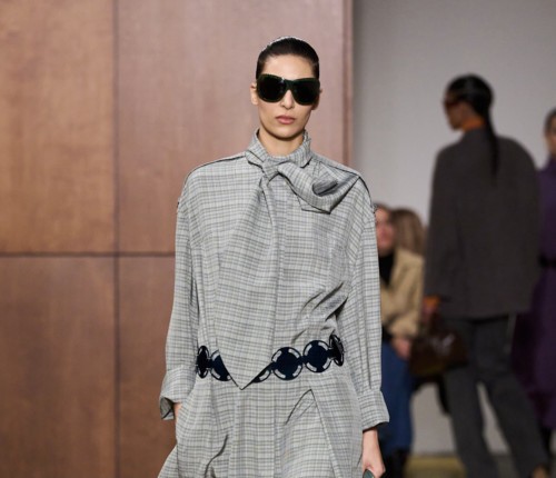 تصاميم أنيقة مميّزة في مجموعة Tory Burch لخريف وشتاء 2026