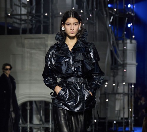 تصاميم أنيقة ومبتَكَرة في مجموعة Burberry لخريف وشتاء 2026