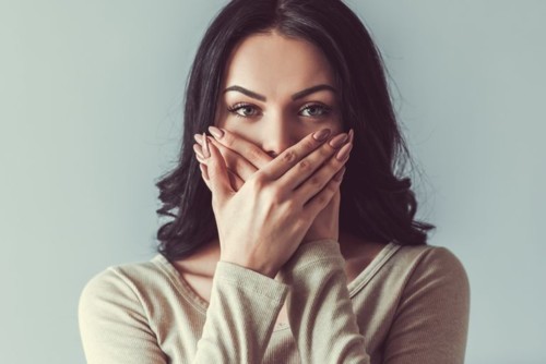 إشارات صامتة يرسلها اللسان حول صحّة الجسم