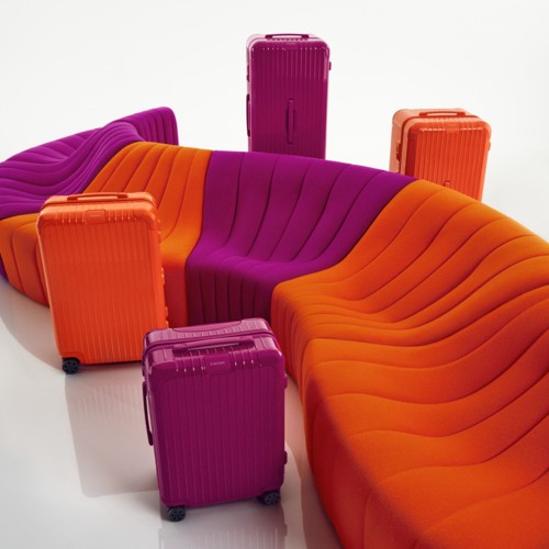 RIMOWA تعيد ابتكار السفر بلونين جديدين نابضين بالحيوية