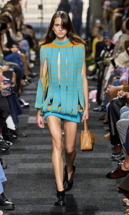  JW Anderson لندن ربيع/صيف2025