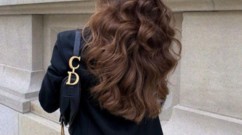 عطر الشعر: اللمسة الأخيرة لإطلالة لا تُنسى!