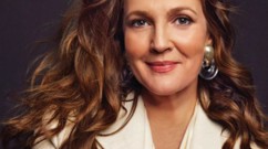 نجوم يعيشون حياة طبيعيّة بعيدًا عن الشهرة