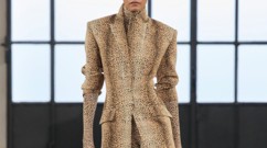 Elisabetta Franchi تقدّم تصاميم جريئة لربيع وصيف 2027