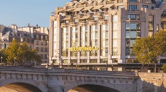 فوق نهر السين... فندق Cheval Blanc Paris