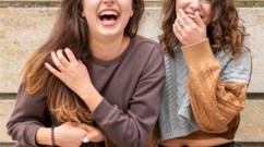 فوائد الضحك للصحة النفسية