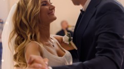 ما هي قواعد اللباس الأنيقة غير الرسمية لحفل الزفاف؟