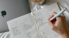 ٨ خطوات تساعدكِ على إعداد روتين صباحي تلتزمين به!