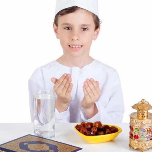 «خليه يصوم» خبيرة تقدم نصائح لمساعدة الأطفال في رمضان.. تعرفي عليها | خاص