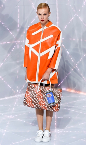  Anya Hindmarch لندن ربيع/صيف2016