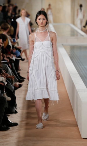  Balenciaga باريس ربيع/صيف2016