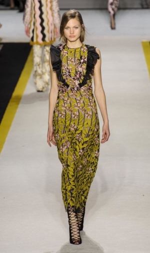  Giambattista Valli باريس خريف/شتاء2015