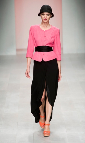  Caroline Charles لندن ربيع/صيف2013