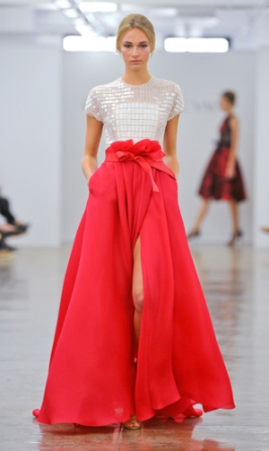  Carmen Marc Valvo نيويورك ربيع/صيف2013