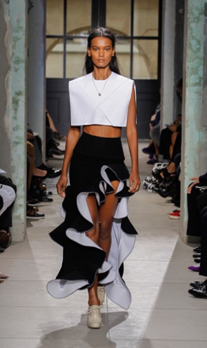  Balenciaga باريس ربيع/صيف2013