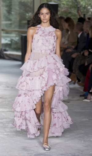  Giambattista Valli باريس ربيع/صيف2018