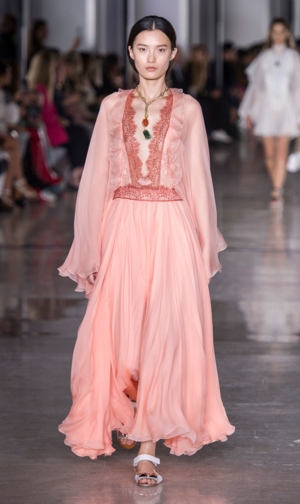  Giambattista Valli باريس ربيع/صيف2019