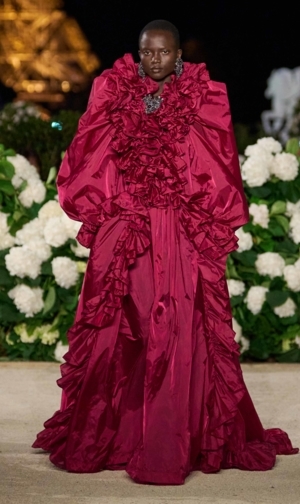  Saint Laurent باريس ربيع/صيف2026