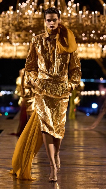  Saint Laurent باريس ربيع/صيف2027