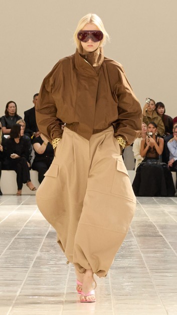  Balenciaga باريس ربيع/صيف2027