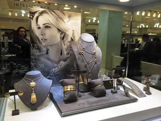 بريق وكثير من المجوهرات الساحرة في معرض الجواهر العربية 2015