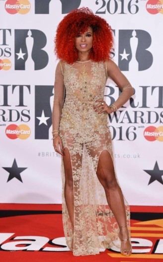 موضة النجمات من حفل BRIT Awards