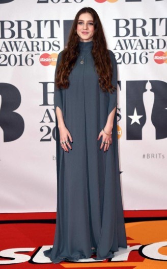 موضة النجمات من حفل BRIT Awards