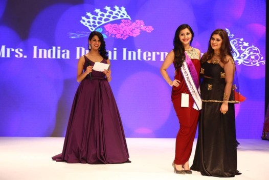 أزياء فاخرة في مسابقة ملكة جمال السيدات الهنديات في دبي!